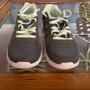 Ladies Size 6 Running Shoes